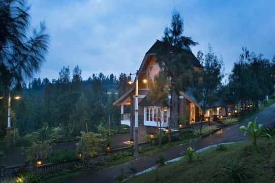 Hotel Gunung Semeru